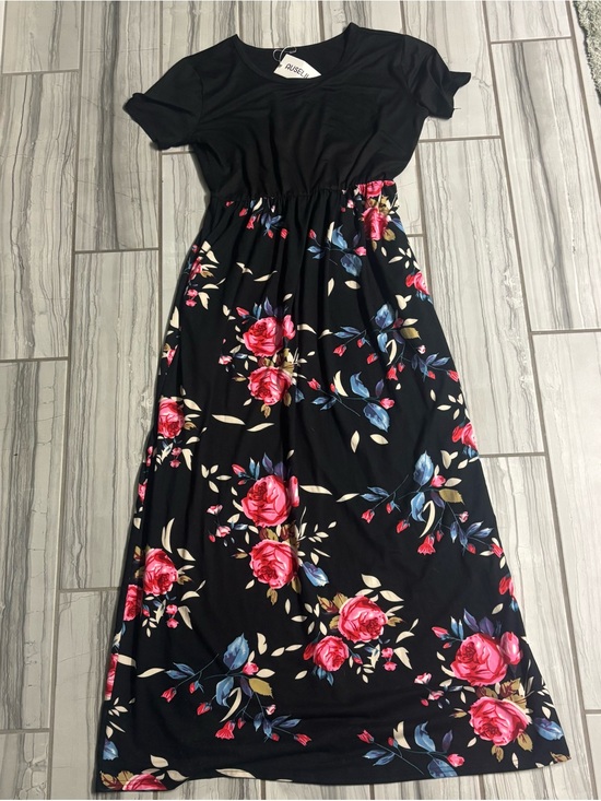 Dresses & Skirts - Black Floral Maxi Dress with Pink Rose Print